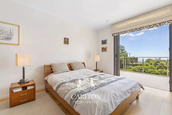 Image No.19-6 Bed House for sale
