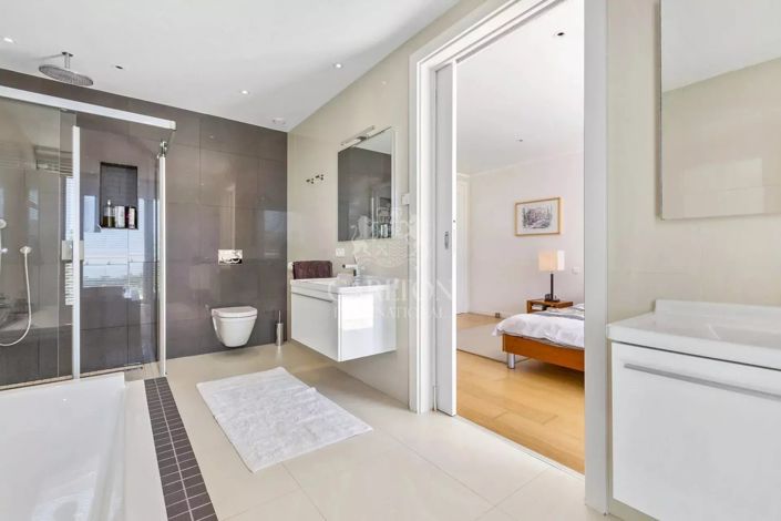 Image No.21-6 Bed House for sale