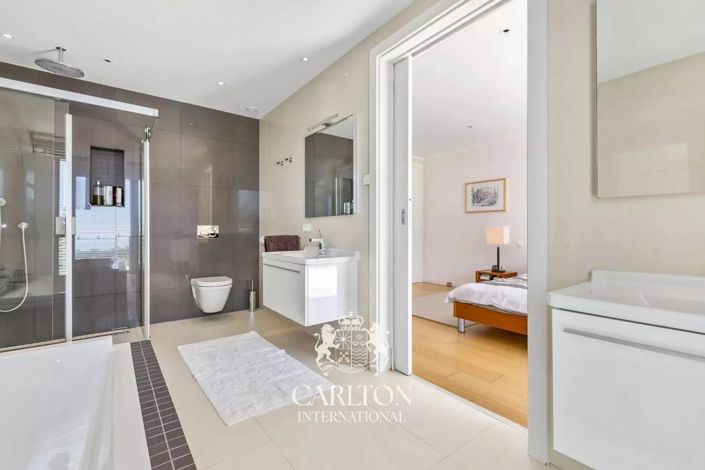 Image No.21-6 Bed House for sale