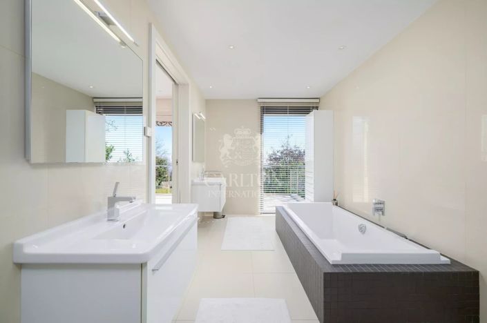 Image No.22-6 Bed House for sale