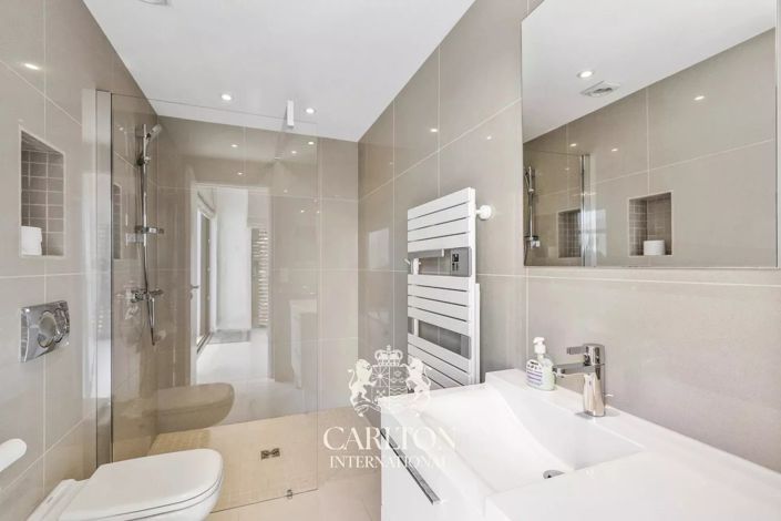 Image No.23-6 Bed House for sale