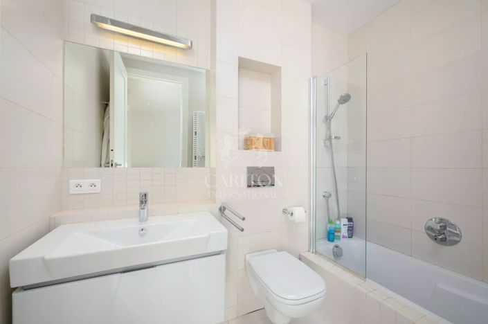 Image No.25-6 Bed House for sale