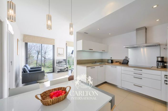 Image No.32-6 Bed House for sale