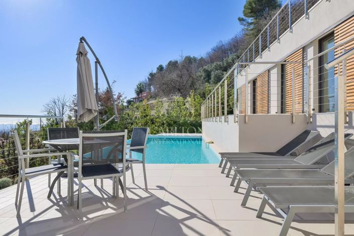 Image No.41-6 Bed House for sale