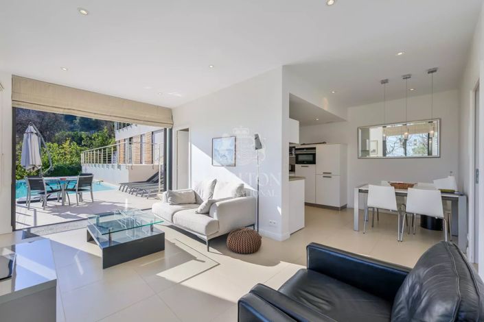 Image No.42-6 Bed House for sale