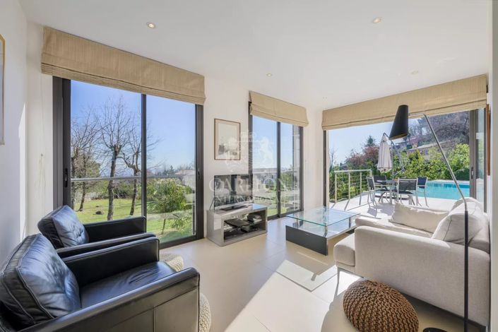 Image No.43-6 Bed House for sale