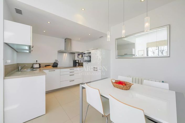 Image No.45-6 Bed House for sale