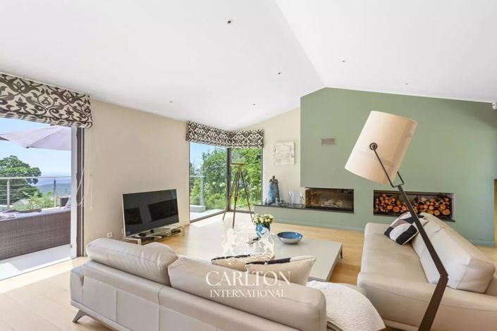 Image No.7-6 Bed House for sale
