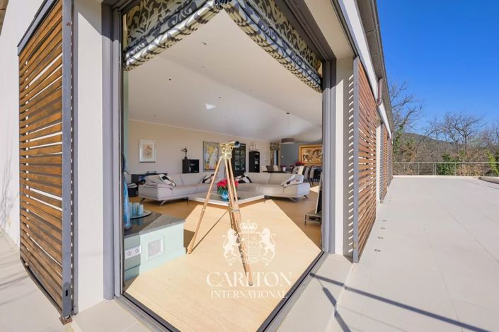Image No.9-6 Bed House for sale