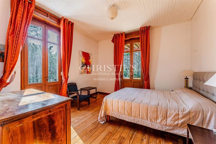 Image No.10-6 Bed House for sale