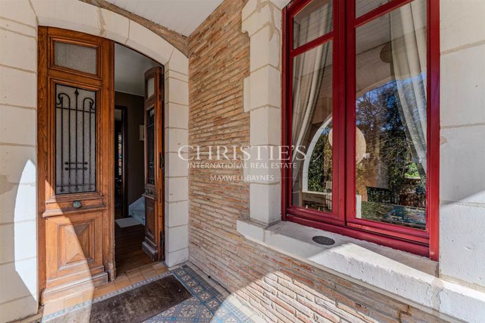 Image No.2-6 Bed House for sale