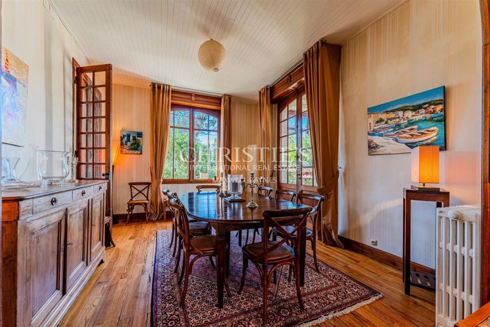 Image No.4-6 Bed House for sale