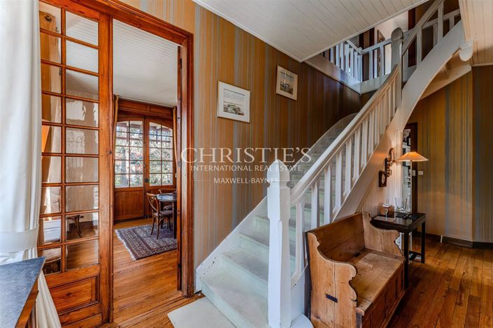 Image No.5-6 Bed House for sale