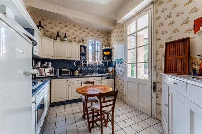 Image No.7-6 Bed House for sale