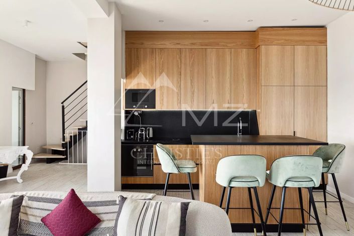 Image No.5-5 Bed House for sale