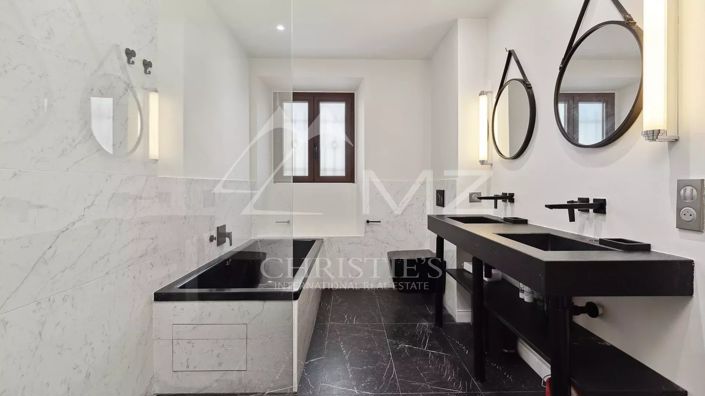 Image No.9-5 Bed House for sale