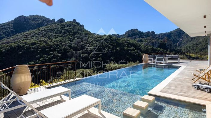 Image No.2-4 Bed House for sale