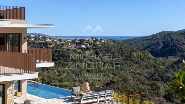 Image No.3-4 Bed House for sale