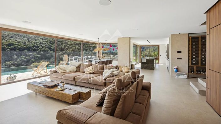 Image No.5-4 Bed House for sale