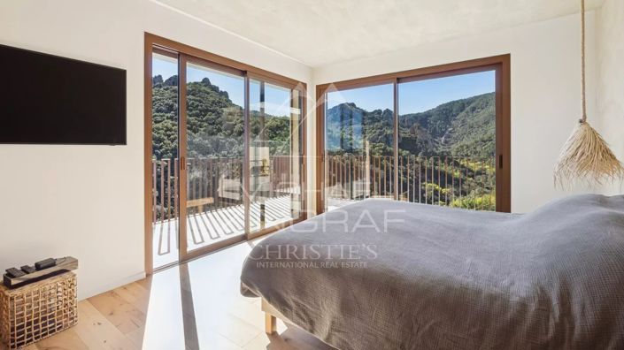 Image No.9-4 Bed House for sale