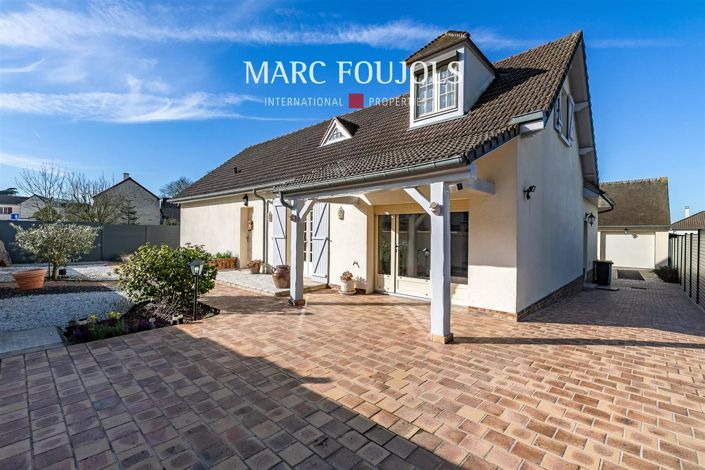 Image No.2-4 Bed House for sale