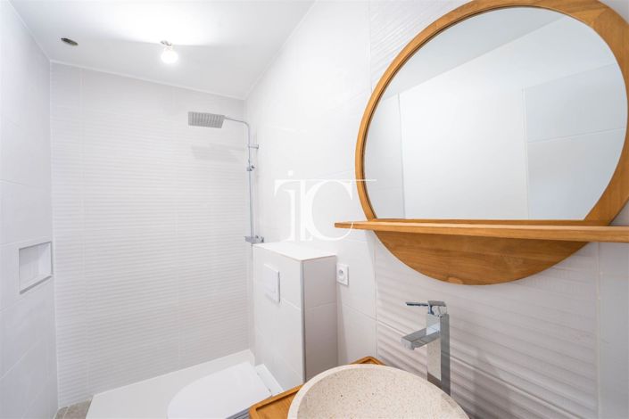 Image No.19-5 Bed House for sale