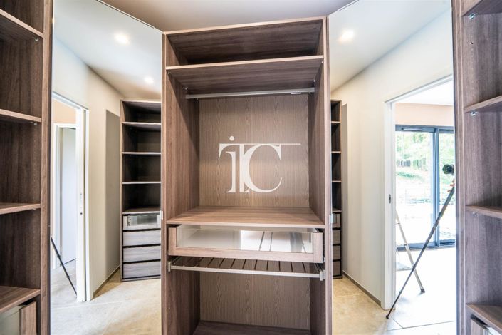 Image No.22-5 Bed House for sale