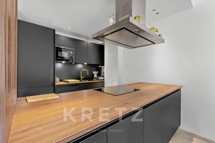 Image No.10-3 Bed Apartment for sale