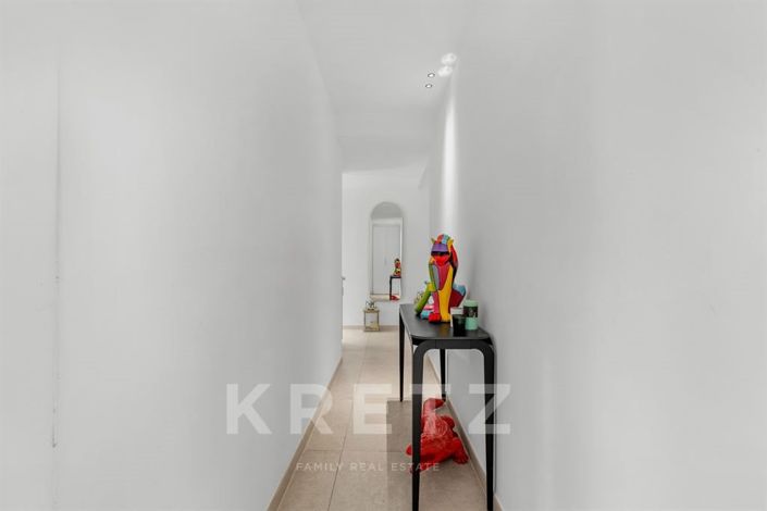 Image No.12-3 Bed Apartment for sale