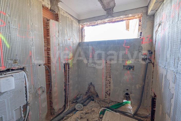 Image No.10-3 Bed House for sale