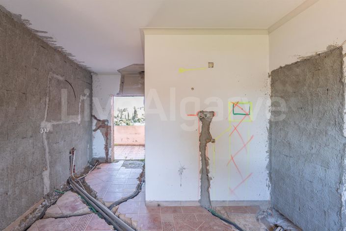 Image No.11-3 Bed House for sale