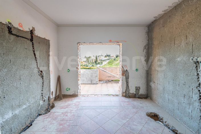 Image No.12-3 Bed House for sale