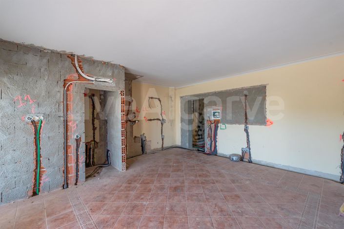 Image No.17-3 Bed House for sale