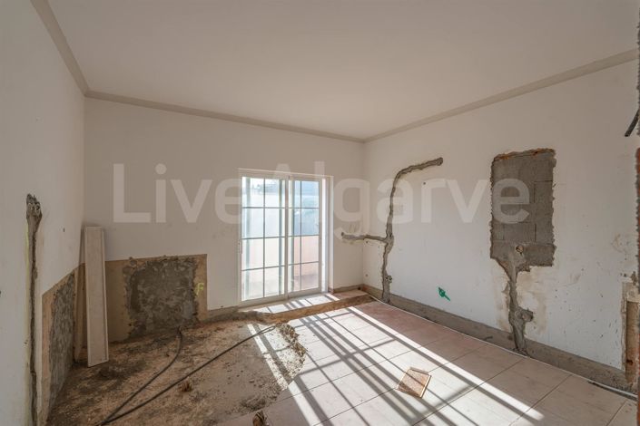 Image No.24-3 Bed House for sale