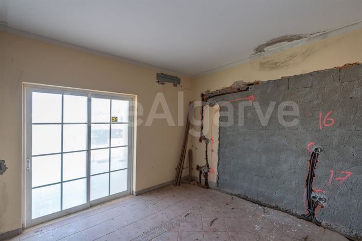 Image No.9-3 Bed House for sale