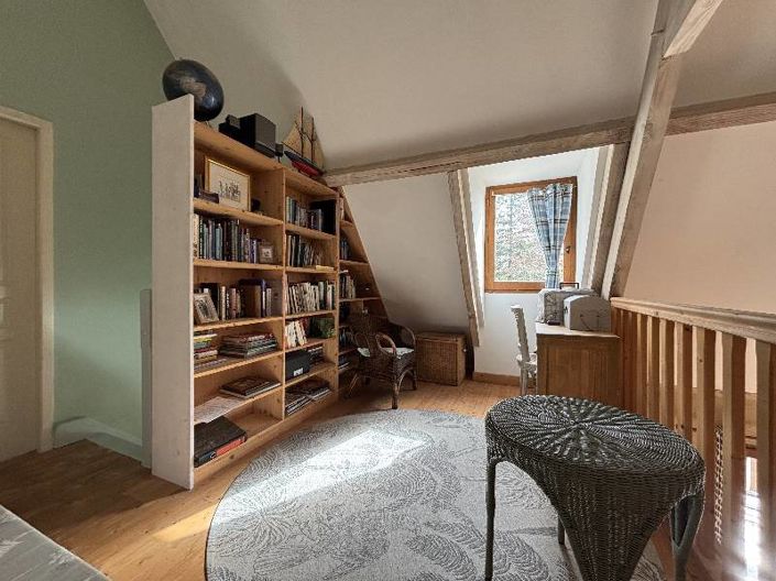 Image No.8-3 Bed House for sale