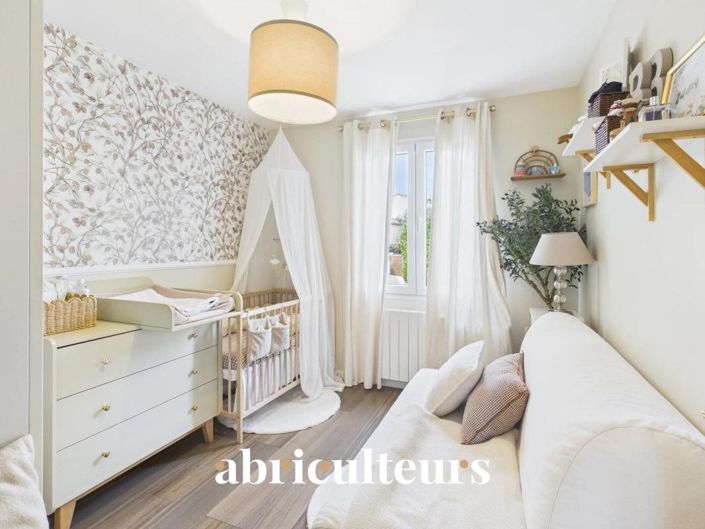 Image No.12-3 Bed House for sale