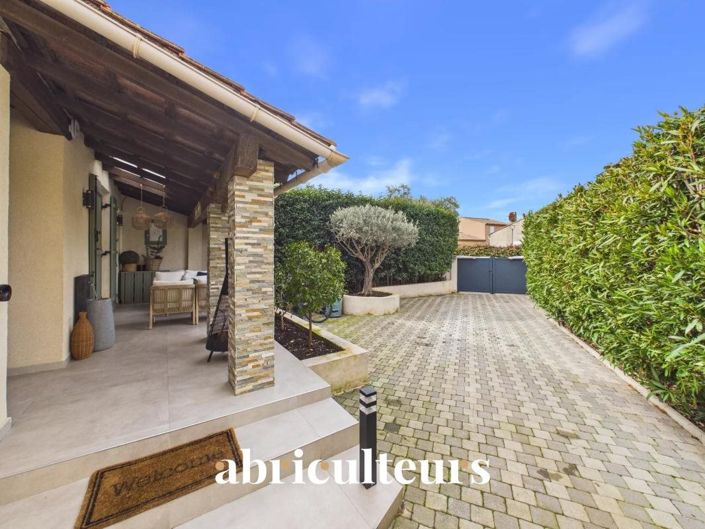 Image No.17-3 Bed House for sale