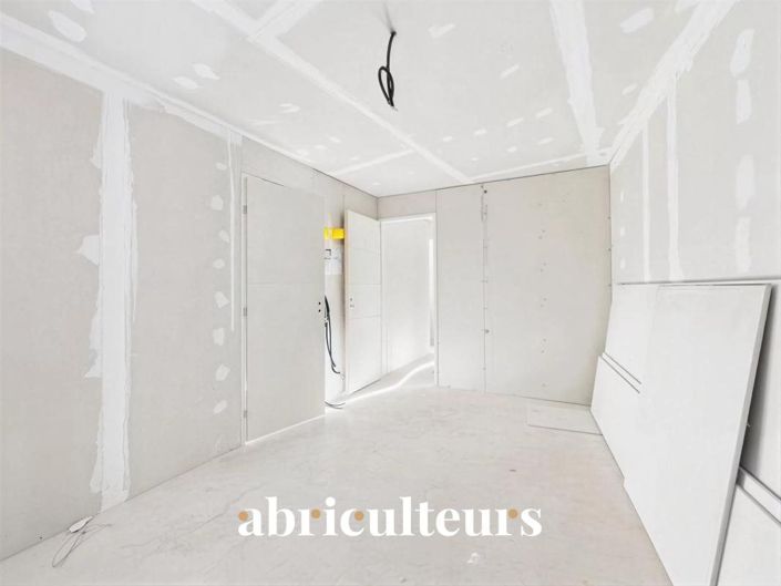 Image No.18-2 Bed House for sale