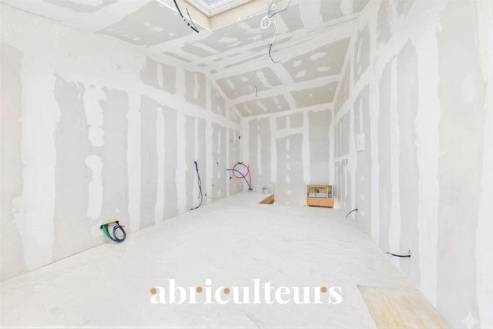 Image No.4-2 Bed House for sale