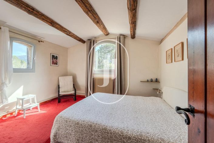 Image No.10-6 Bed House for sale