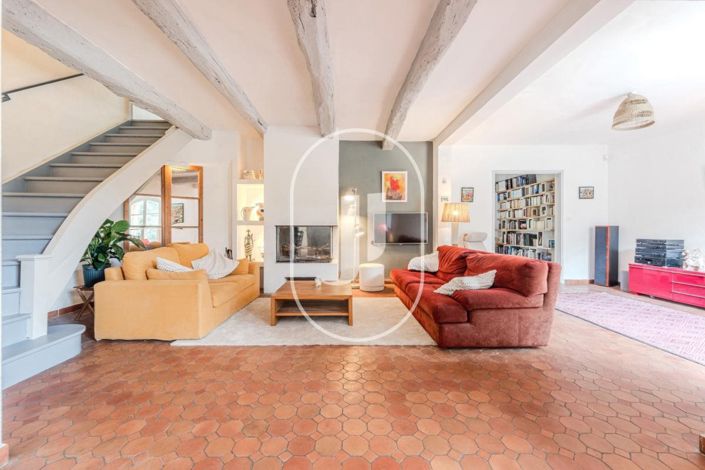 Image No.5-6 Bed House for sale