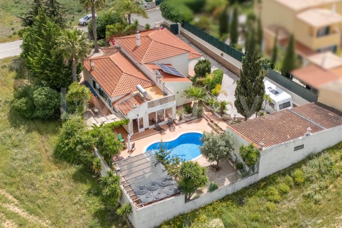 Image No.2-4 Bed House for sale