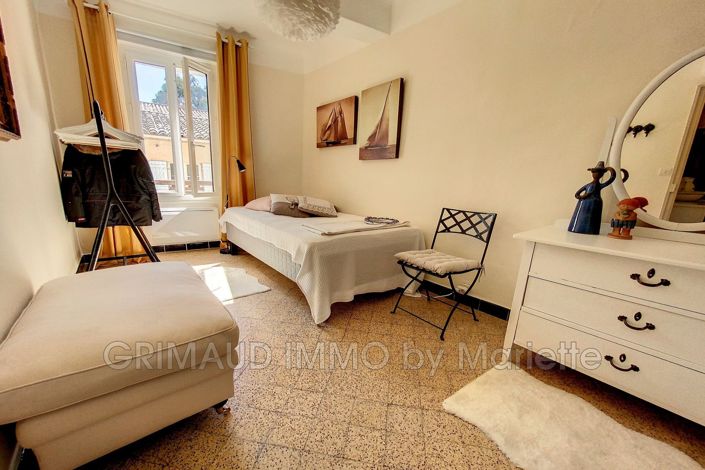 Image No.11-3 Bed House for sale