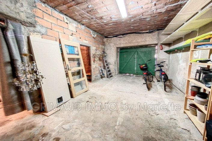 Image No.17-3 Bed House for sale