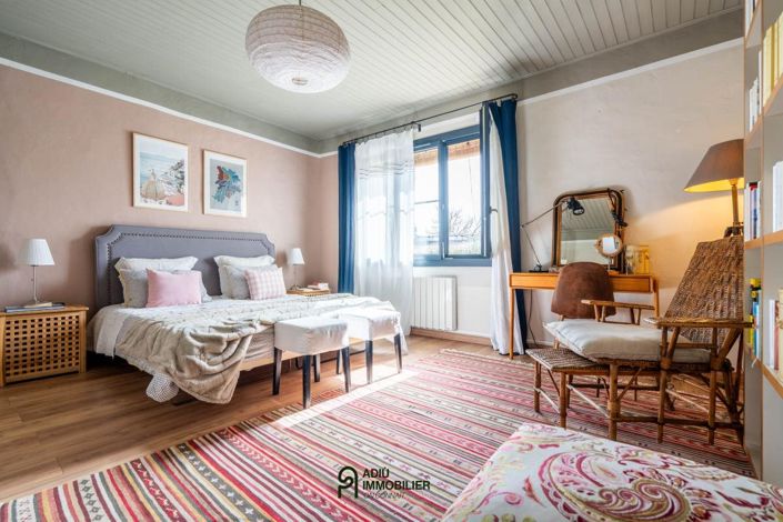 Image No.8-4 Bed House for sale