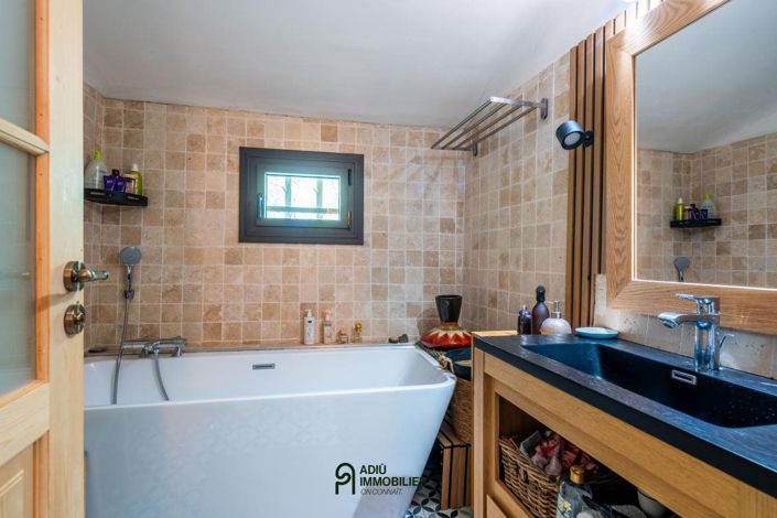 Image No.9-4 Bed House for sale