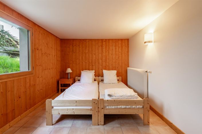 Image No.8-4 Bed House for sale