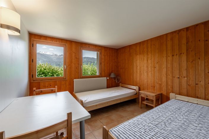 Image No.9-4 Bed House for sale