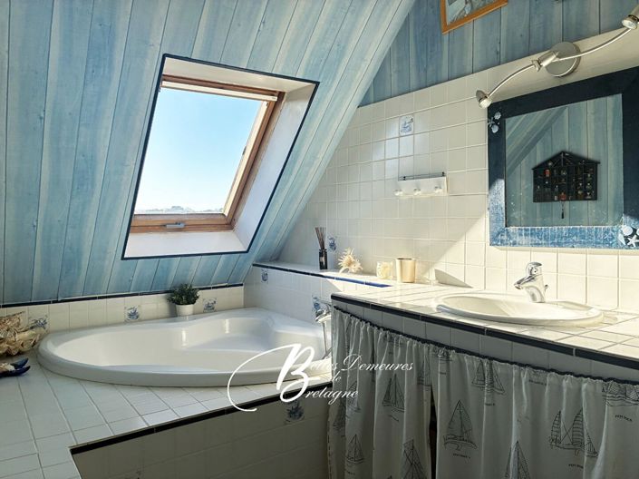 Image No.12-7 Bed House for sale